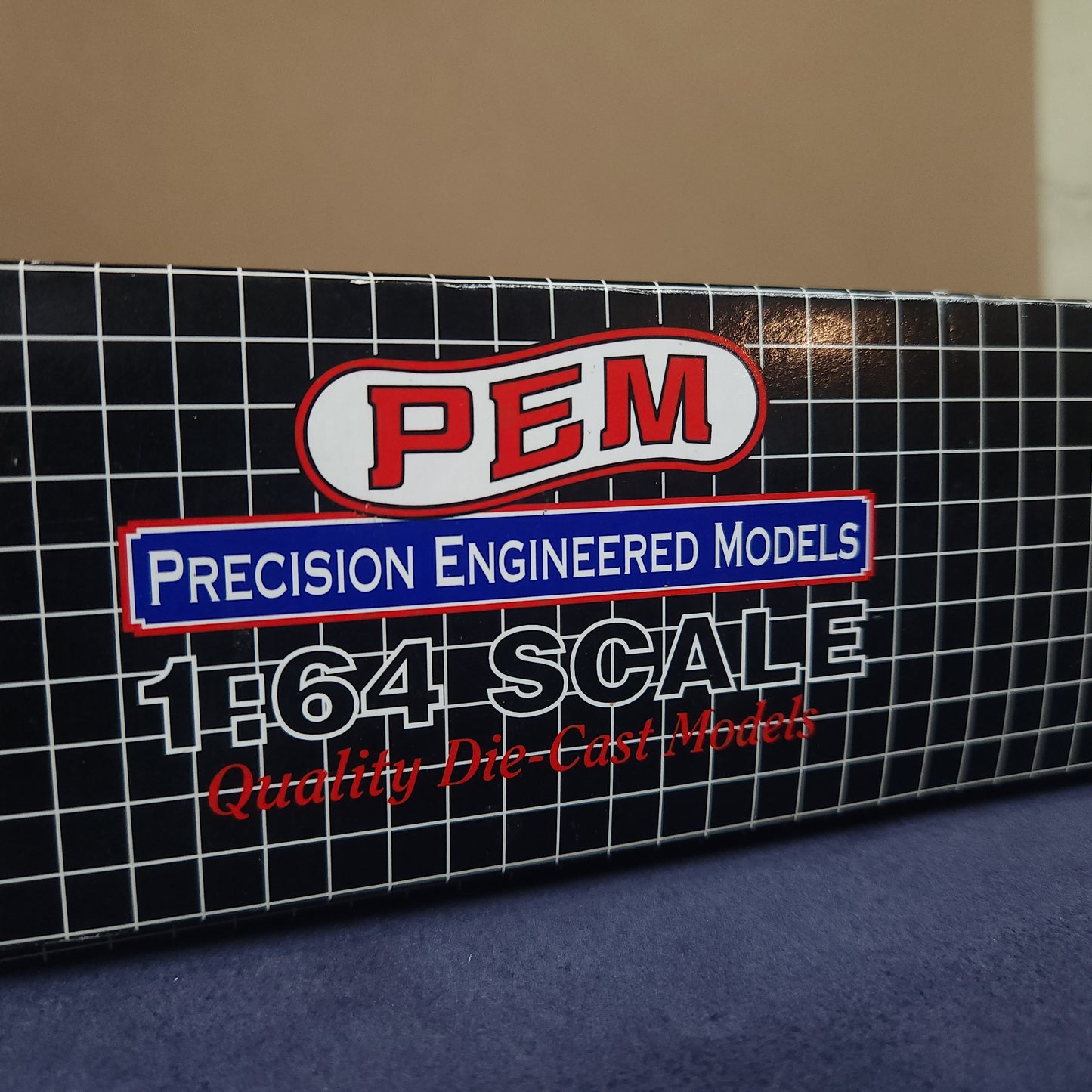 PEM 1:64 Scale Swift Transporter Freightliner Semi Truck and Trailer M75602
