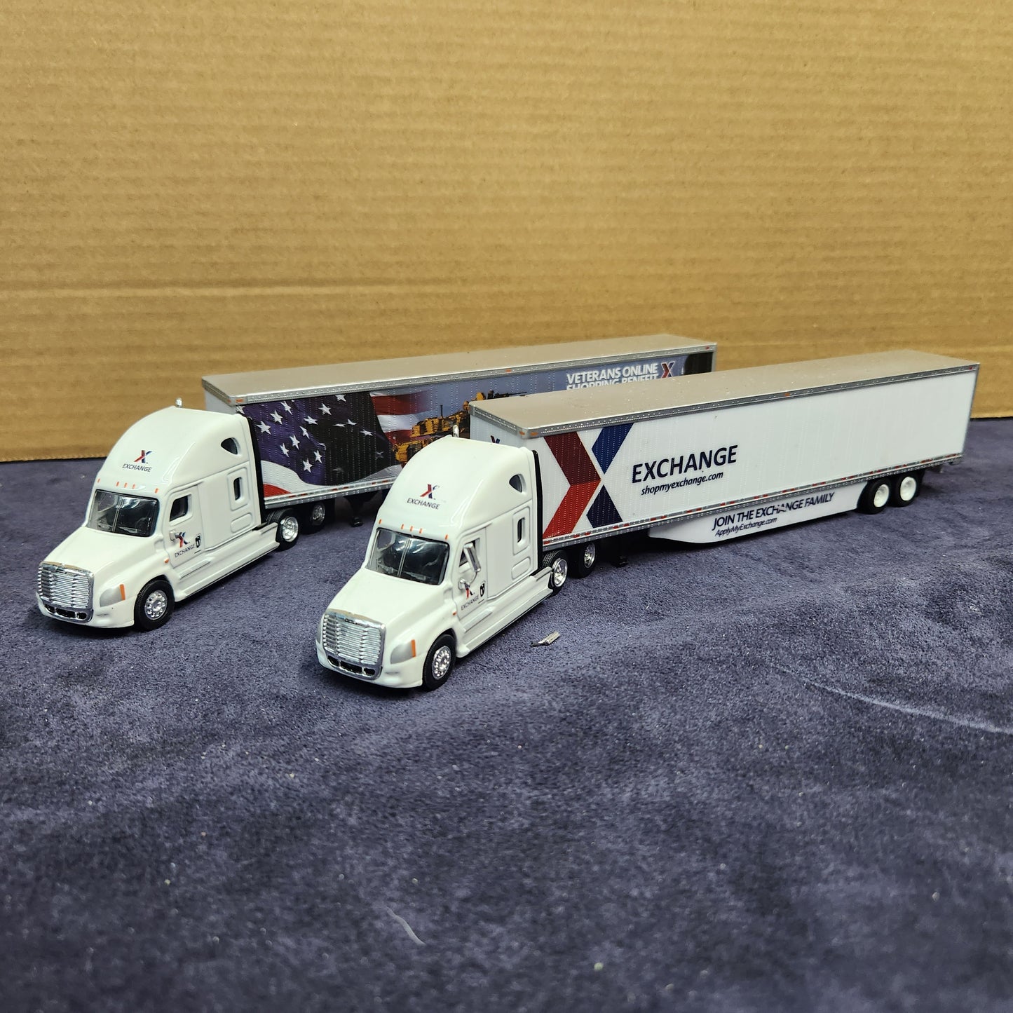Pair of 2 Tonkin Replicas 1:87 Scale Freightliner Cabs Exchange Trailers
