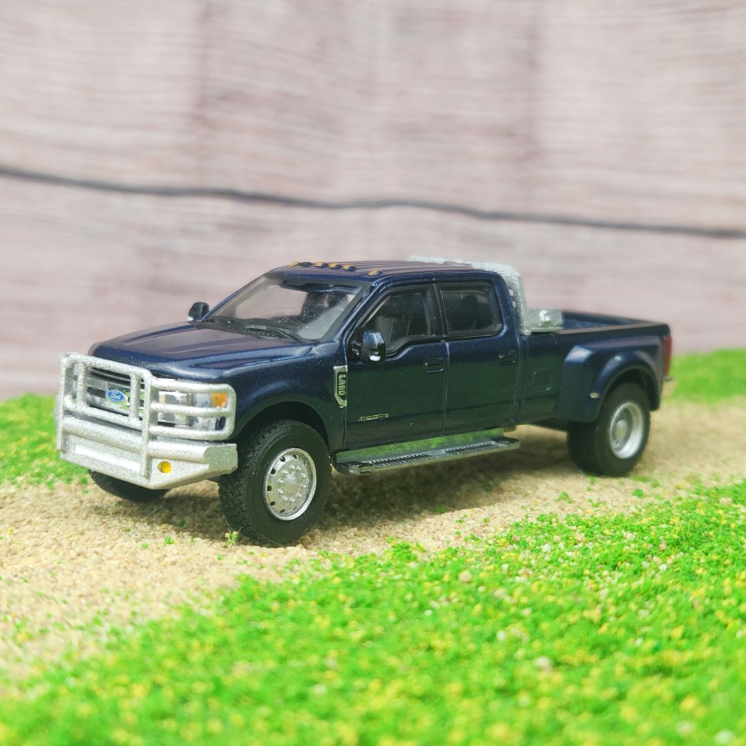 Custom 1:64 Greenlight Ford F350 Super Single Conversion Work Truck 22.5" Wheels
