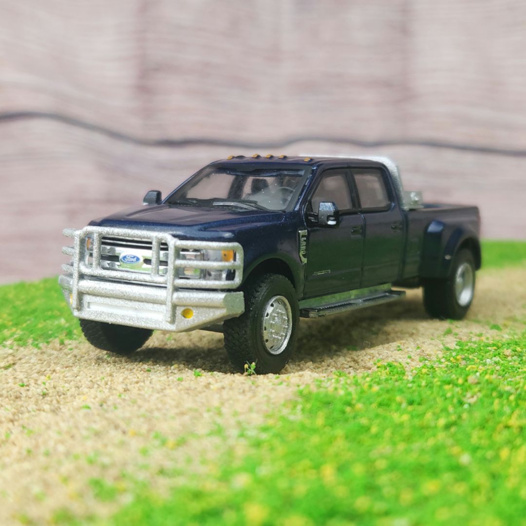 Custom 1:64 Greenlight Ford F350 Super Single Conversion Work Truck 22.5" Wheels