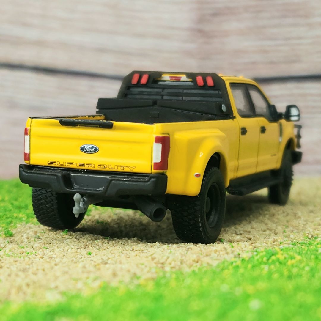 Custom 1:64 Greenlight Ford F350 Super Single Conversion Work Truck 22.5" Wheels