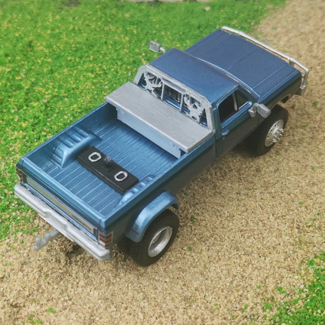 1:64 Scale Custom Lifted Dodge Ram D350 Dually on 22.5 Semi Wheels A/T Tires