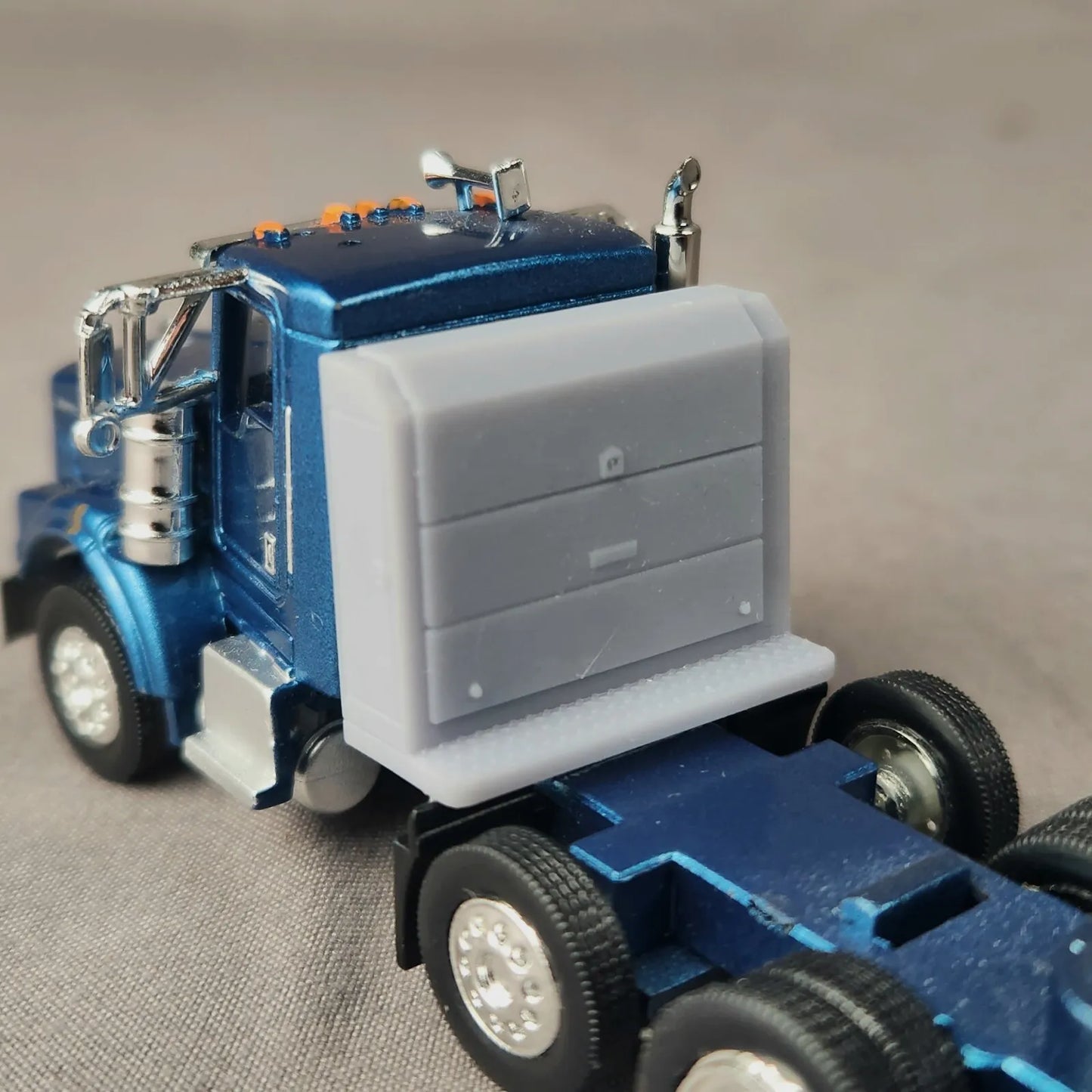 1:87 HO Scale 3D Printed Heavy Duty Semi Truck Headache Cabinet Rack