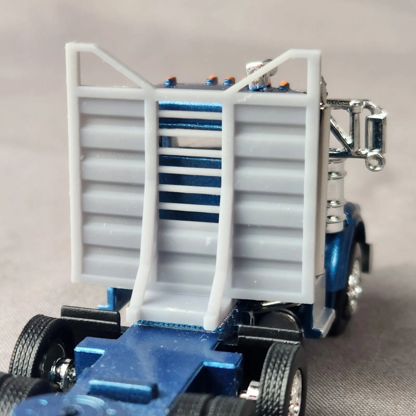 1:87 HO Scale 3D Printed Semi Truck Logging Headache Rack V1