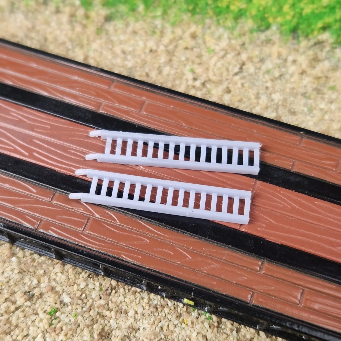 1:87 HO Scale 3D Printed Truck Bed Loading Ramps Pair