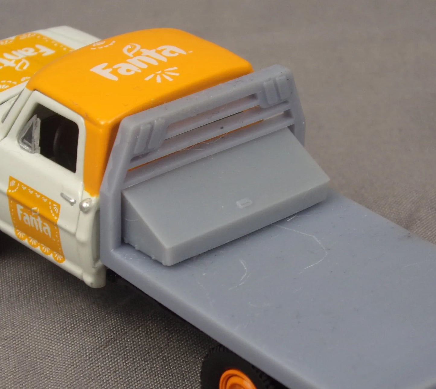 1:64 Scale 3D Printed Flatbed Truck Angled Toolbox
