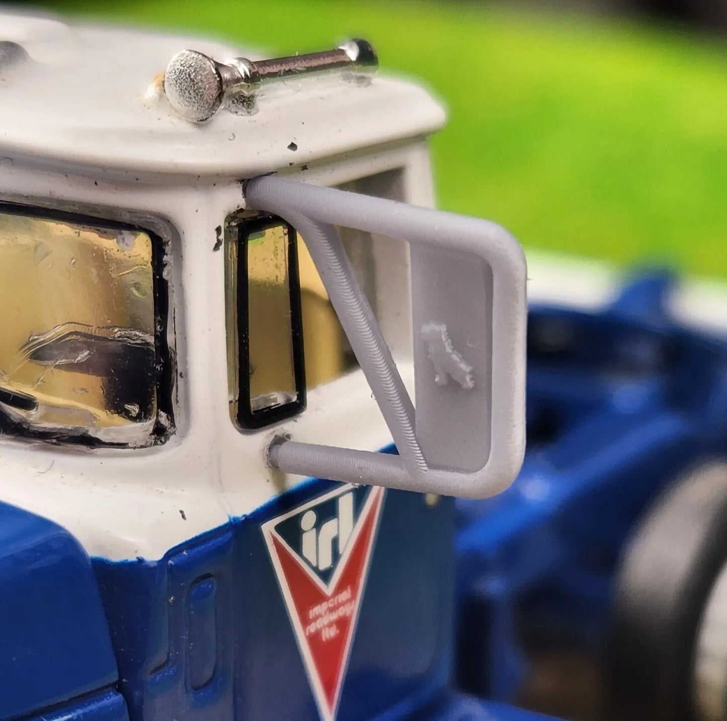 1:64 Scale 3D Printed Pair of Bulldog Mirrors for Mack R Model First Gear DCP