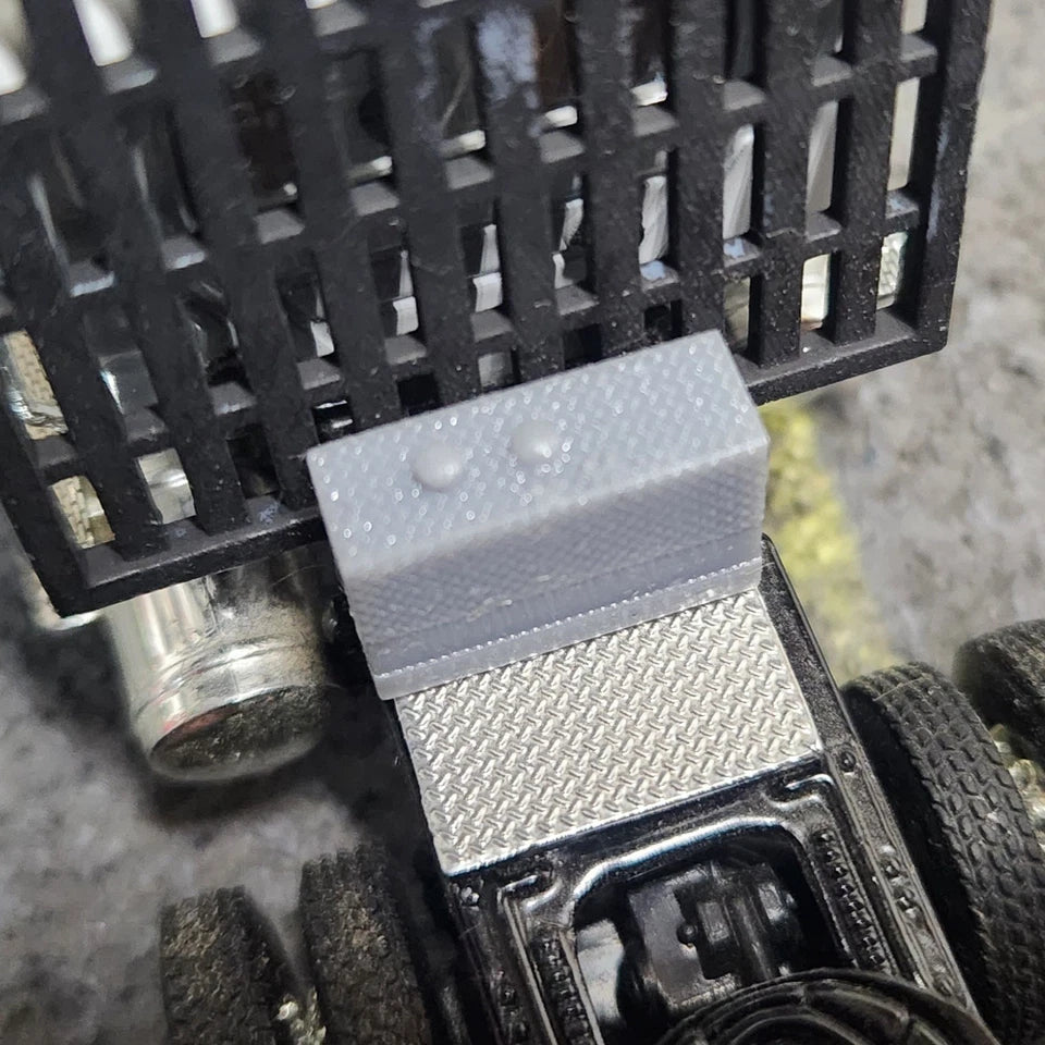 1:64 3D Printed Wet Kit 50 Gallon Hydraulic Tank Diamond Plate For DCP Speccast