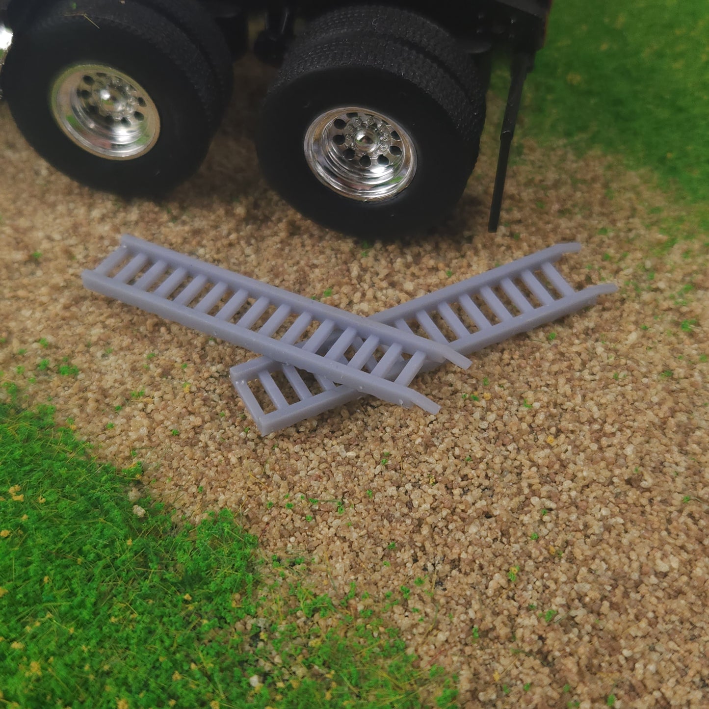 1:50 Scale 3D Printed Truck Bed Loading Ramps Pair