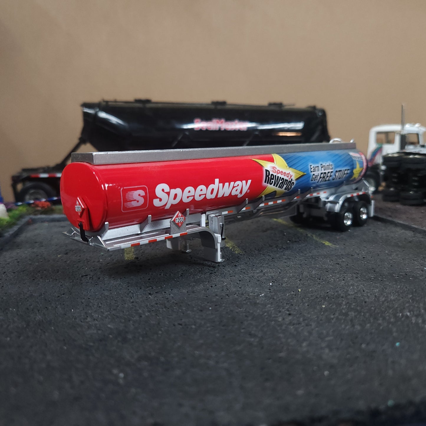 1:64 First Gear Speedway Tanker Trailer Only