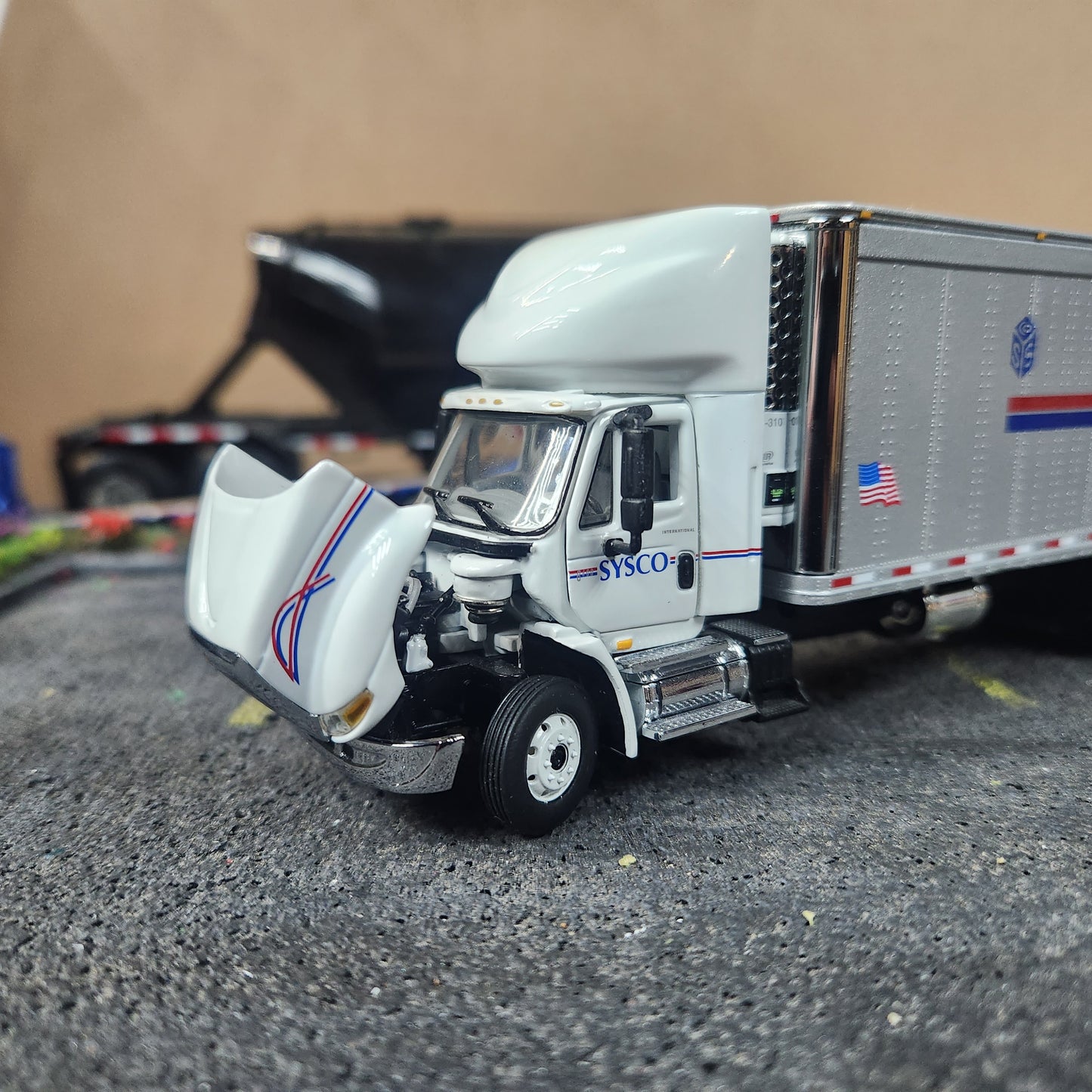 1:64 First Gear Sysco International Day-Cab Straight Truck Reefer Unit Custom Model