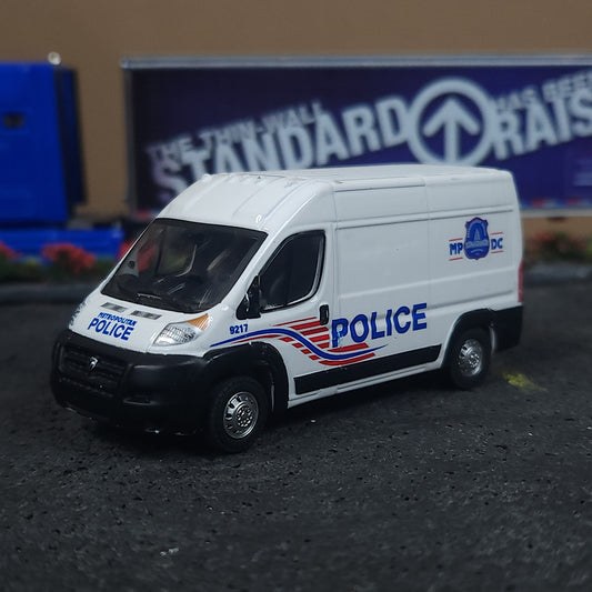1:64 Scale Greenlight MPDC Metropolitan Police Ford Transit Van
