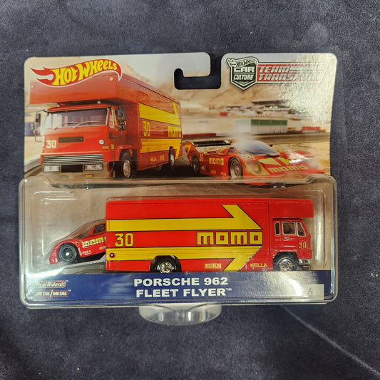 Hot Wheels 2018 Team Transport Momo Porsche 962 Fleet Flyer Set