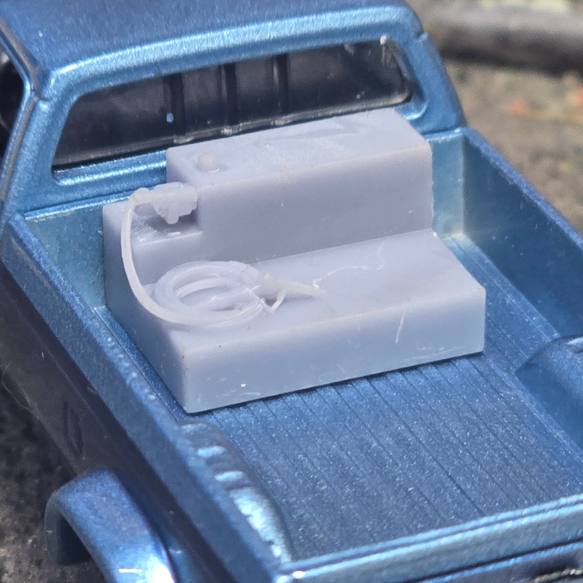 1:64 Scale 3D Printed L Shaped Truck Bed Fuel Transfer Tank for Greenlight M2